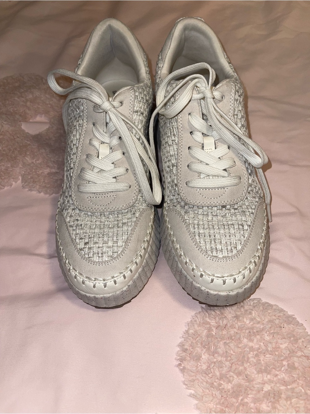 Universal Thread Woven Lace-Up Sneakers